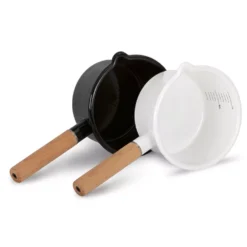 Petromax Emaille-Stieltopf, Weiss, 1 Liter 17 Petromax Emaille-Stieltopf, Weiss, 1 Liter -Online Camping Angebote emaille stieltopf petromax schwarz und weiss erhaeltlich holzgriff skala topfinnenseite campinggeschirr 1000 7 26167