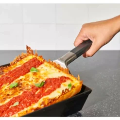 Ooni Pizza-Servierheber -Online Camping Angebote pizza aus dem blech herausheben ohne boden zu zerbrechen mit pizza servierheber ooni edelstahlzubehoer 1000 3 27393