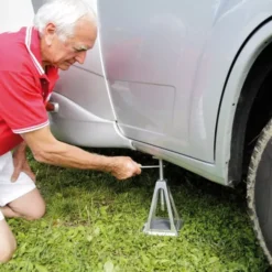 Stützböcke Für Wohnwagen Und Wohnmobil Fiamma Plastic Jacks -Online Camping Angebote stuetzboecke fiamma jacks 3 2 6228