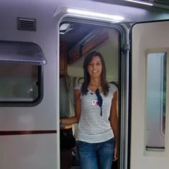 Fiamma LED Türbeleuchtung Mit Rinne -Online Camping Angebote tuer beleuchtung led mit rinne fiamma energieeffizienzklasse a 1000 2 6544