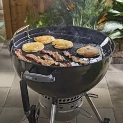Weber Runder Plancha-Einsatz -Online Camping Angebote weber gusseisen plancha einsatz rund speck meeresfrueche burger fajitas zubereiten 1000 4 28140