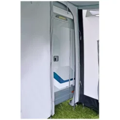 Freistehendes Vorzelt Hahn Zelte Bernina -Online Camping Angebote wohnmobilteilzelt rueckwand tuer seitlich eingerollt hahn zelte bernina wintervorzelt 1000 3 26958